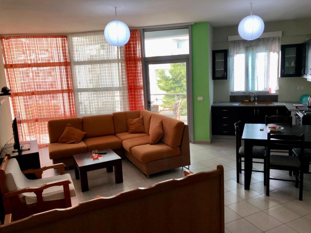 Lorenso Guest House Саранде Екстериор снимка
