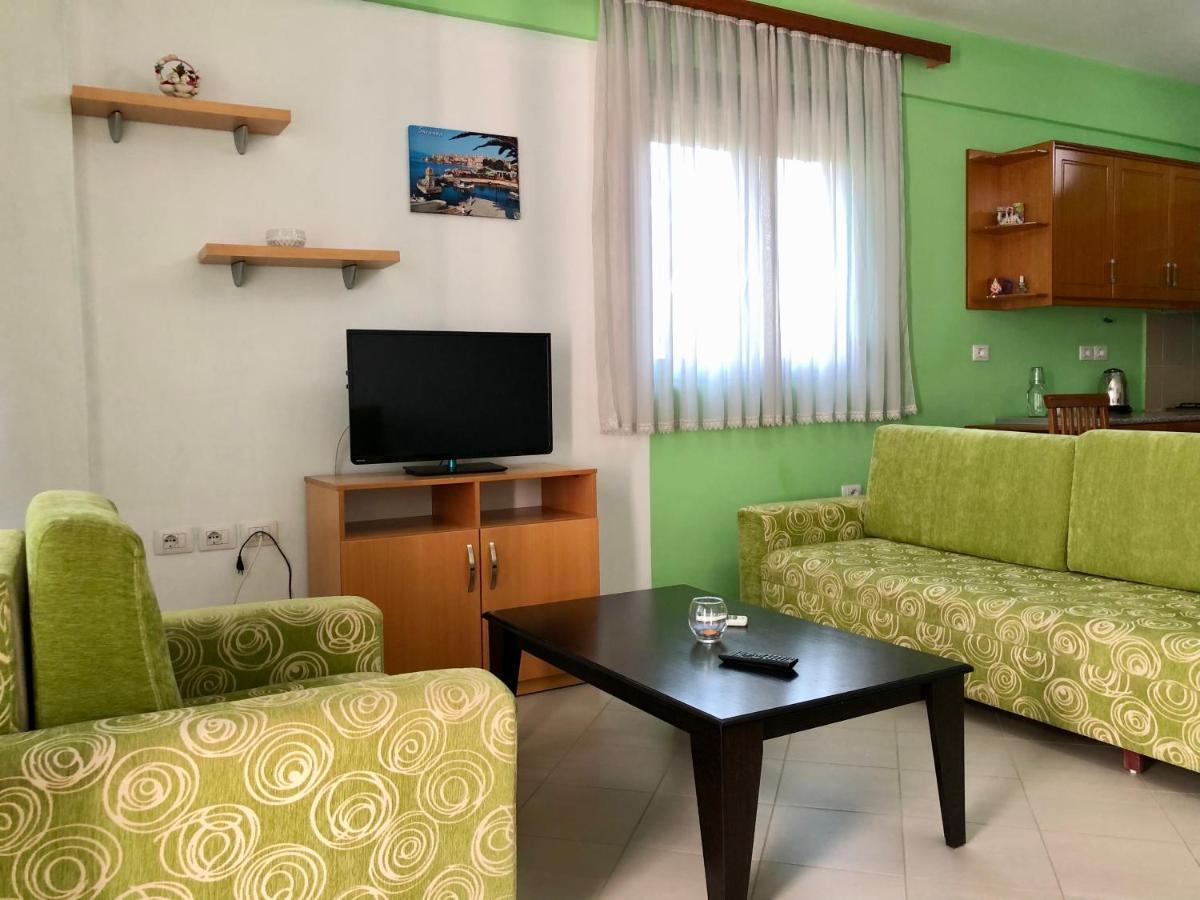 Lorenso Guest House Саранде Екстериор снимка