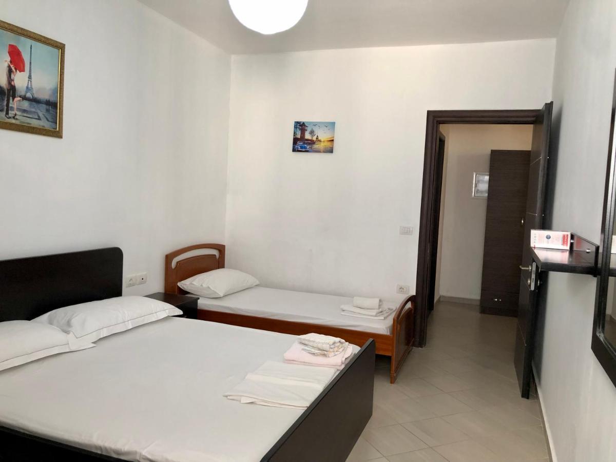 Lorenso Guest House Саранде Екстериор снимка