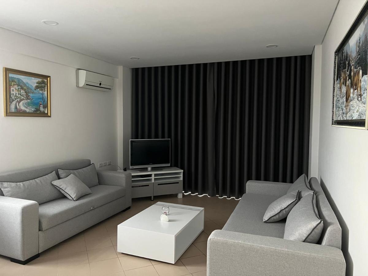 Lorenso Guest House Саранде Екстериор снимка