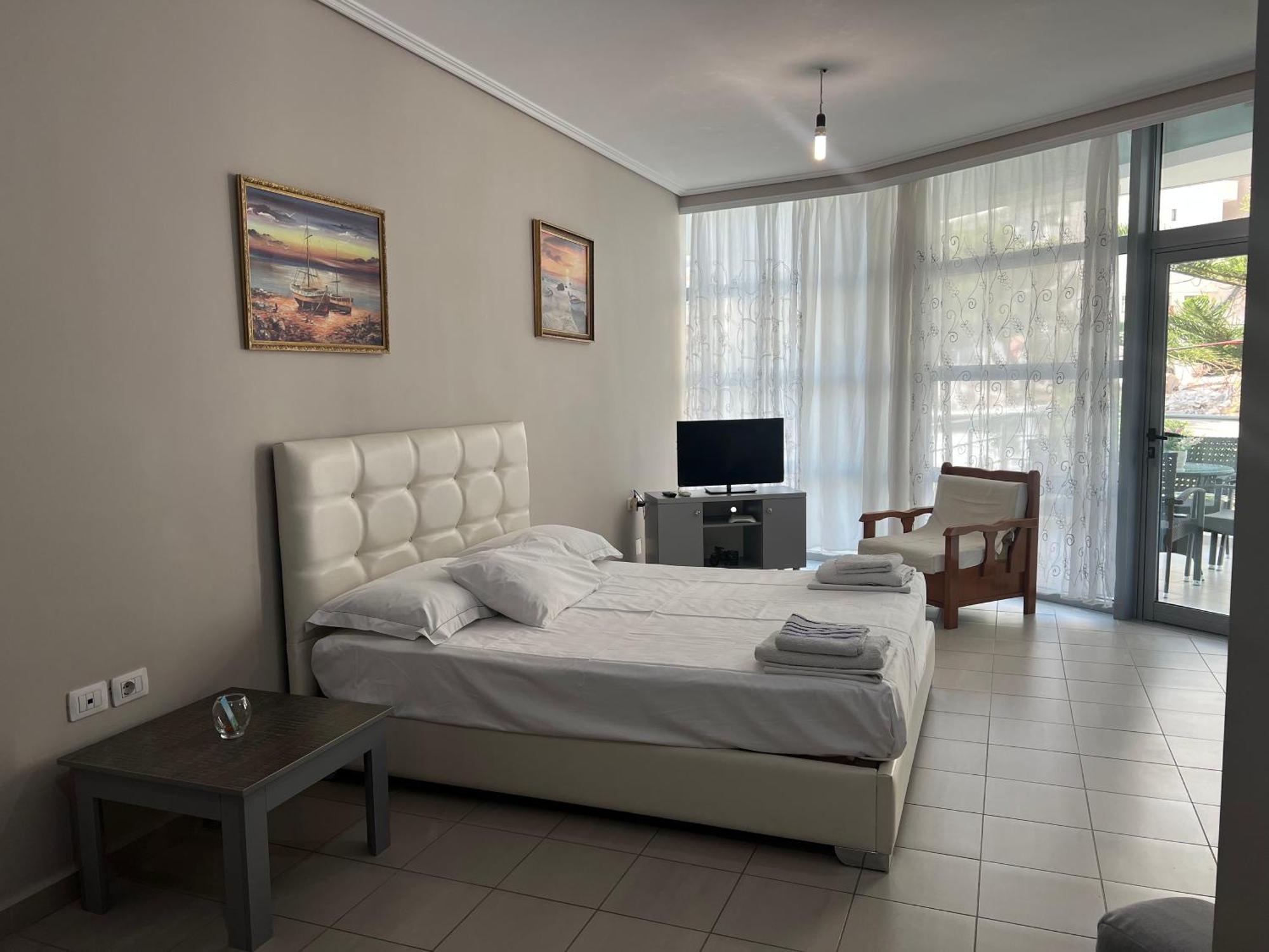 Lorenso Guest House Саранде Екстериор снимка